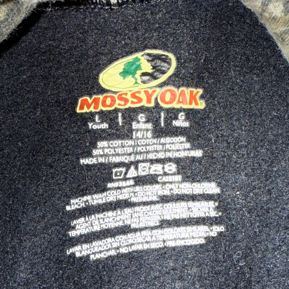 Mossy Oak Black and Camouflage Men's Sweater - Picture 3 of 3
